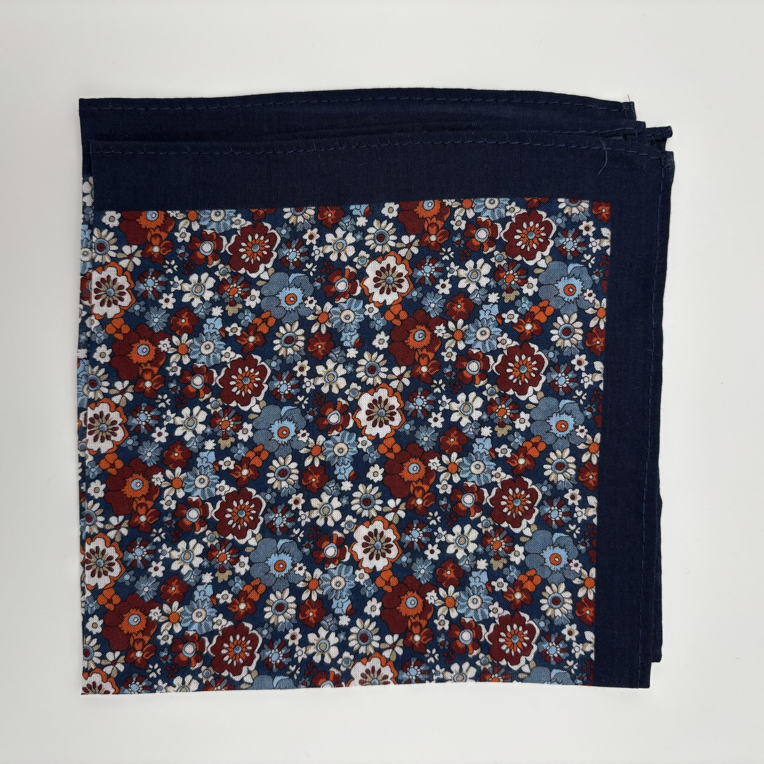 H0003 Navy/Rust blomstret pynteklud