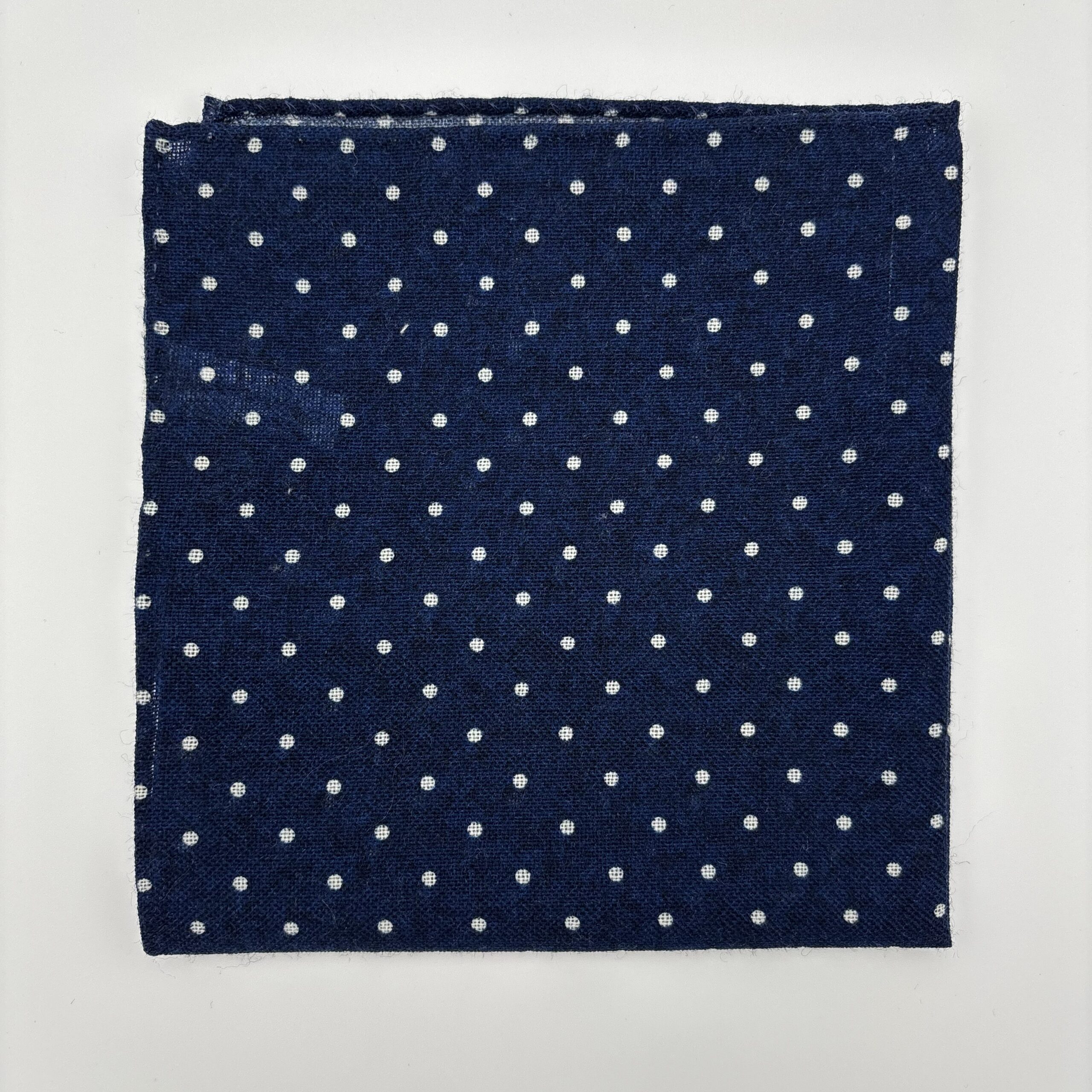 H0009 Navy prikket pynteklud