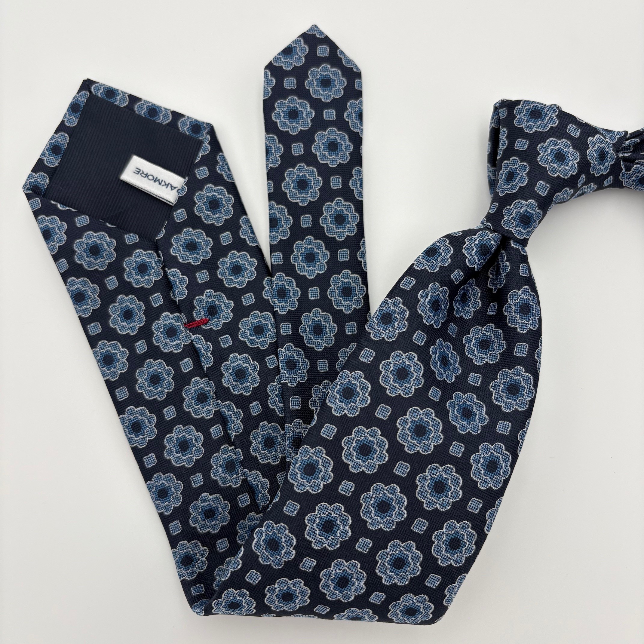 P0007 Navy blomstret slips