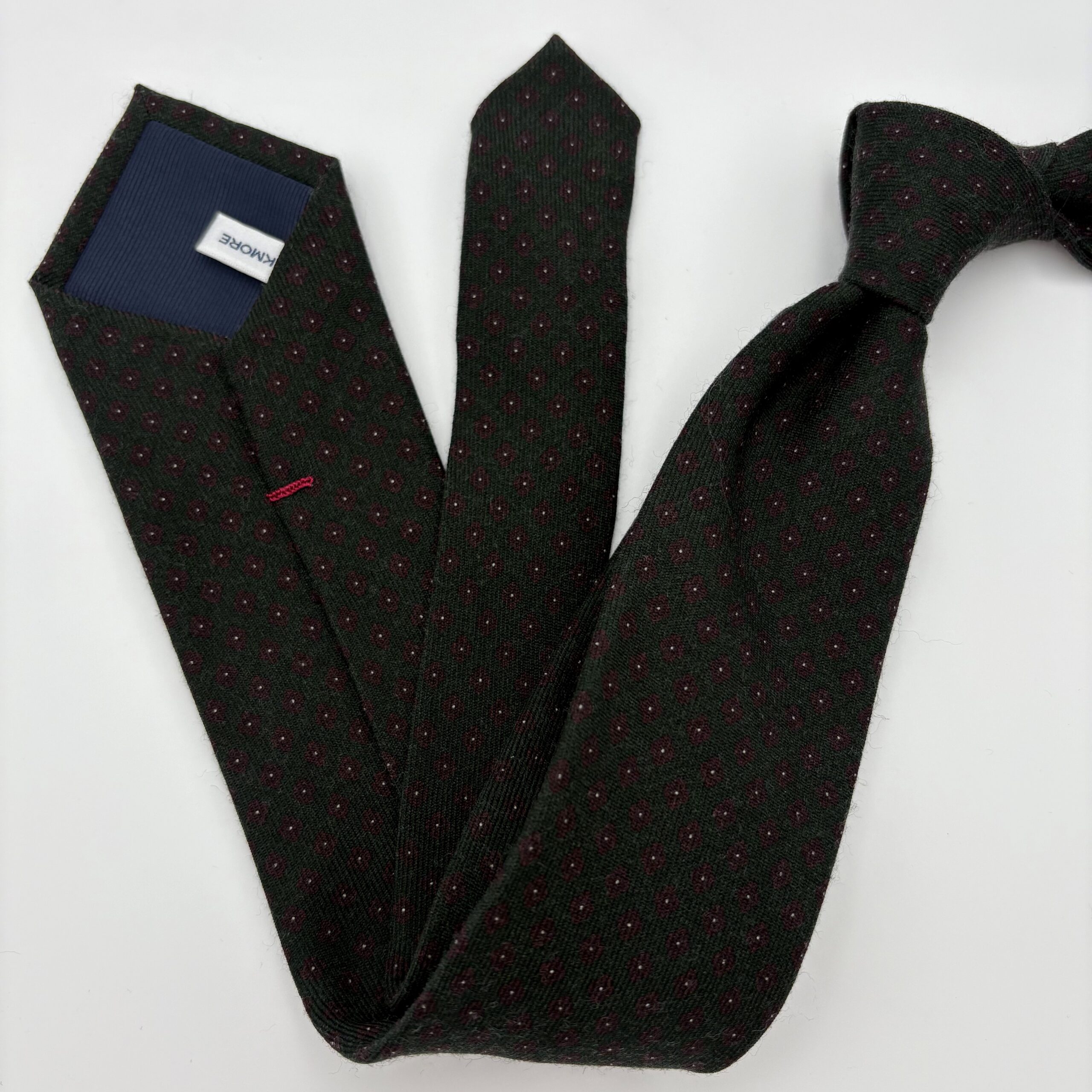 W0012 Sort/grĂ¥ prikket slips